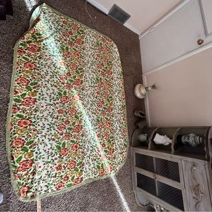 Vintage 1950s Tablecloth 90 x 56